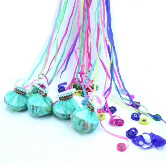 hand throw paper streamer